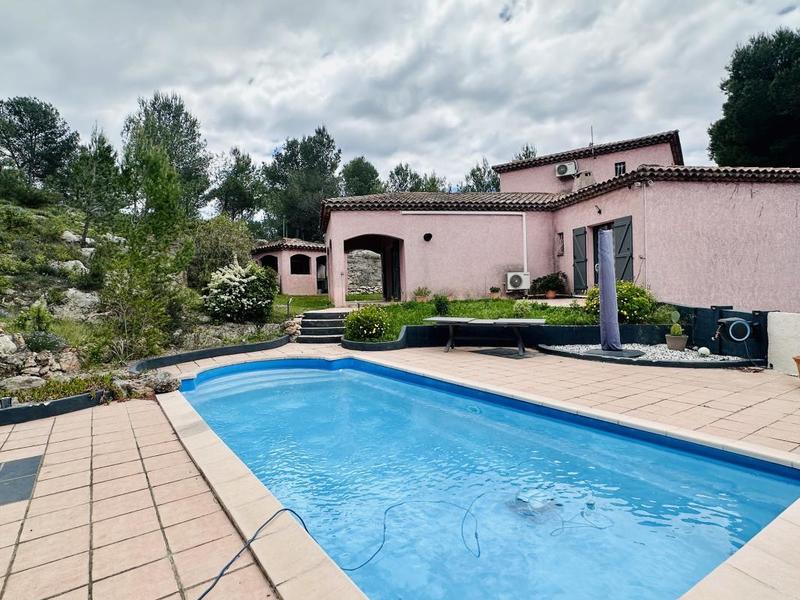 Propriété - 165 m² - 5 pièces