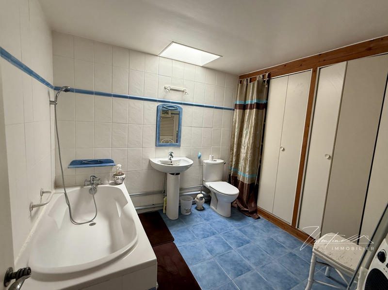 Maison - 361 m² - 14 pièces