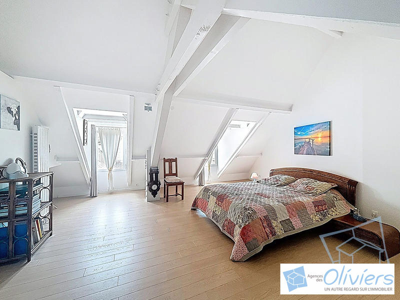 Maison - 312 m² - 11 pièces