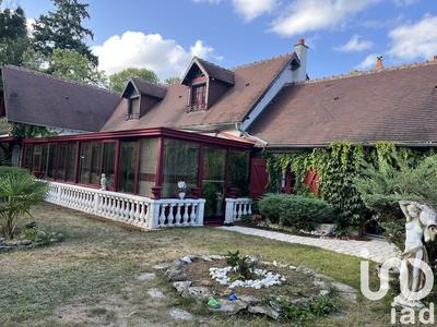 Maison - 180 m² - 8 pièces