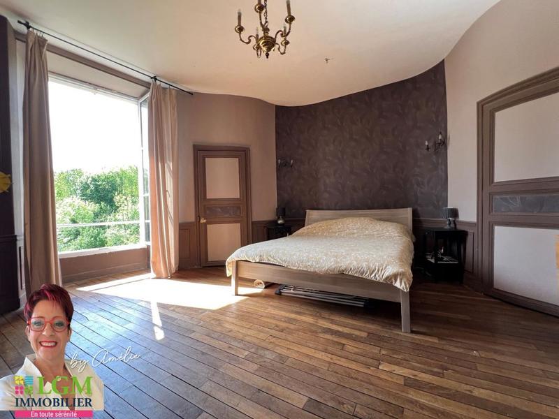 Maison - 230 m² - 6 pièces