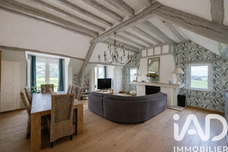 Maison - 385 m² - 8 pièces