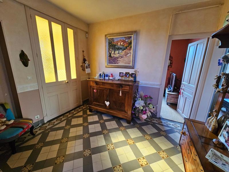 Maison - 220 m² - 9 pièces