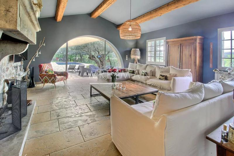 Villa - 180 m² - 6 pièces