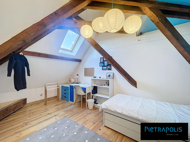 Appartement - 177 m² - 6 pièces