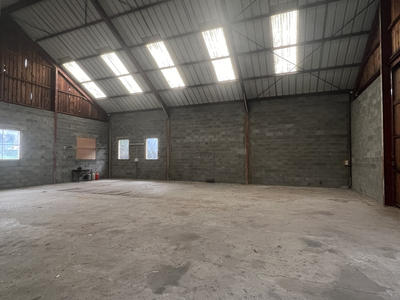 Local d'activités - 200 m²