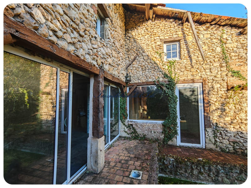 Maison - 208 m² - 4 pièces