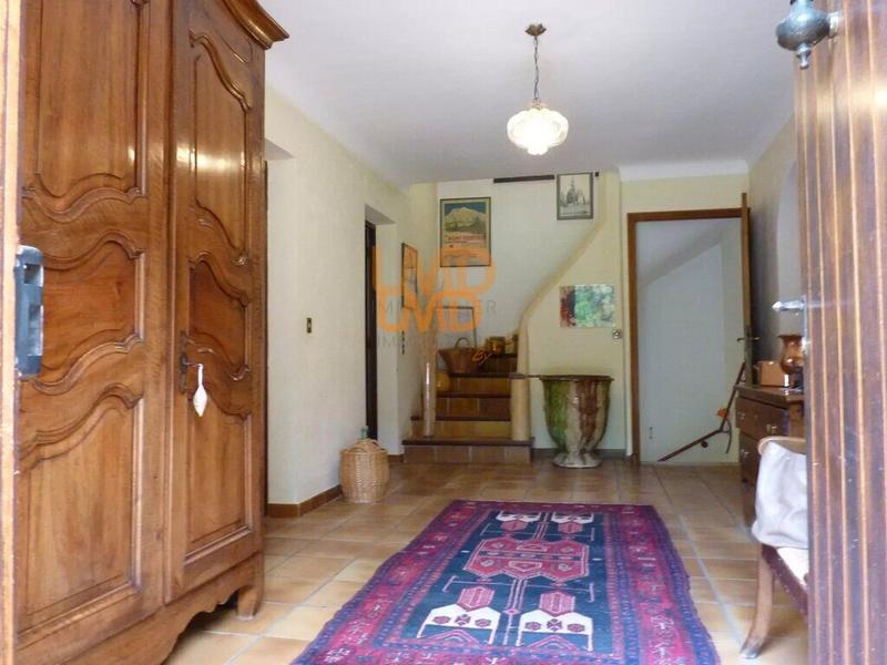 Propriété - 222 m² - 6 pièces