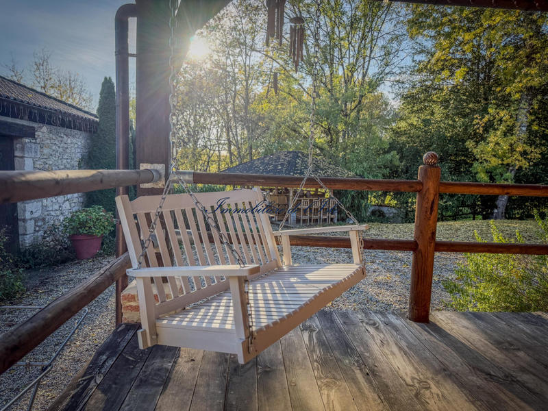 Maison - 220 m² - 9 pièces