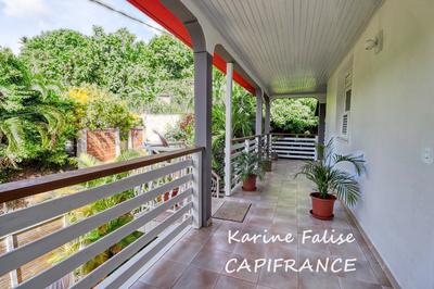 Maison - 270 m² - 8 pièces