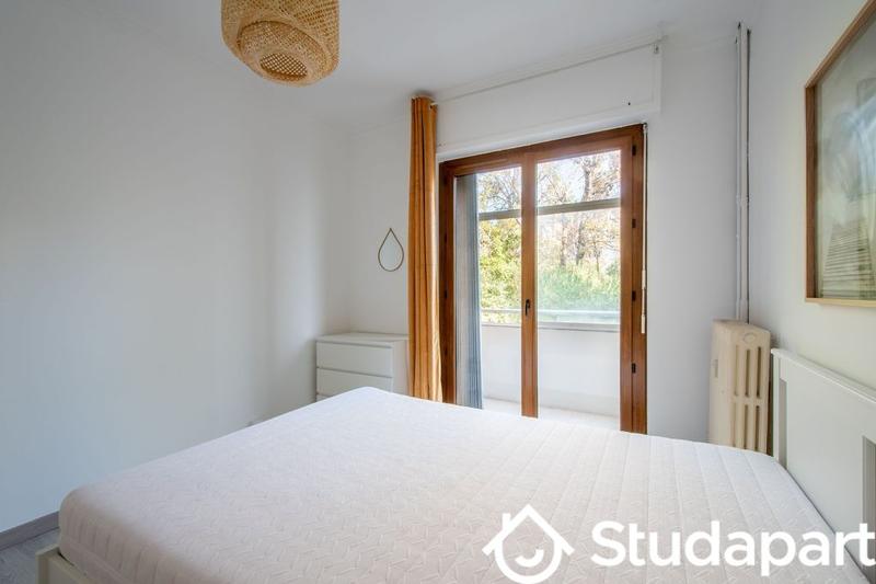 Chambre - 92 m² - 1 pièce