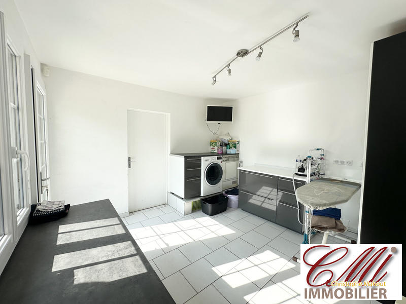 Maison - 220 m² - 9 pièces