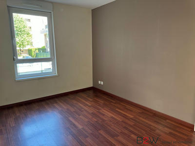 Appartement - 77 m² - 4 pièces