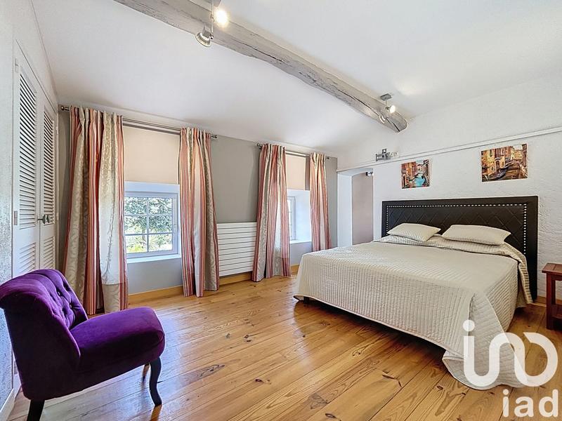 Maison - 660 m² - 16 pièces