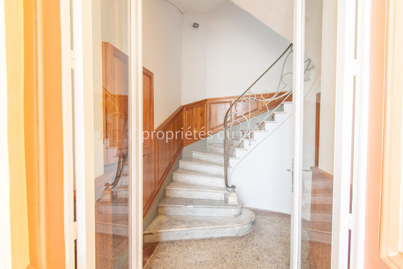 Maison - 244 m² - 6 pièces