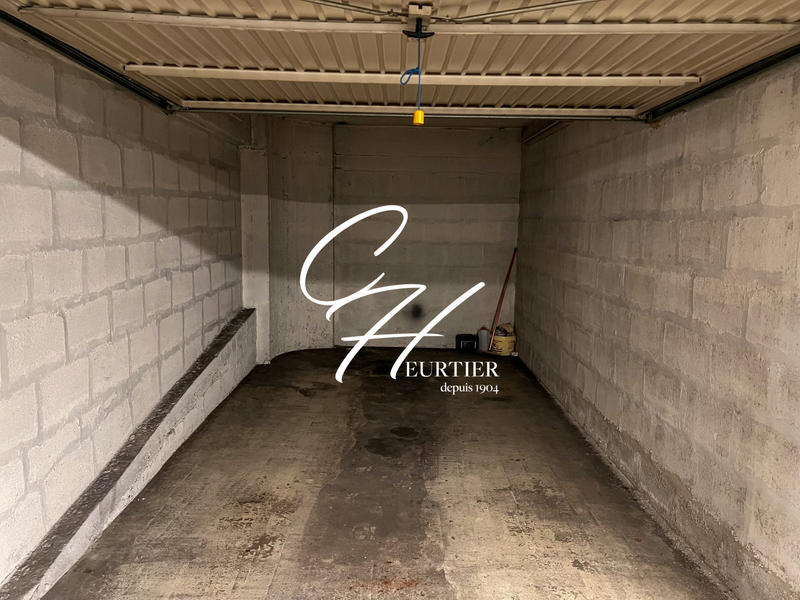 Parking / Garage - 16 m²