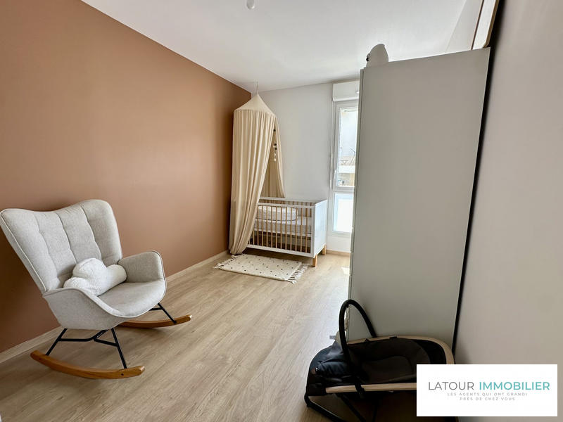 Appartement - 84 m² - 4 pièces