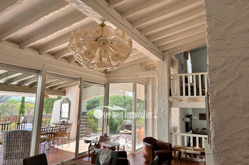 Maison - 220 m² - 7 pièces