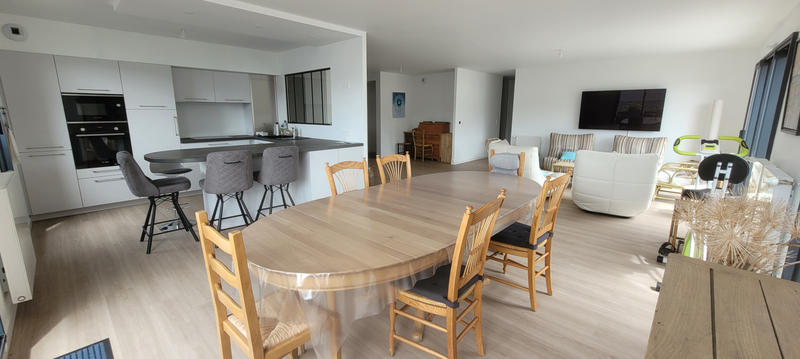 Appartement - 153 m² - 8 pièces
