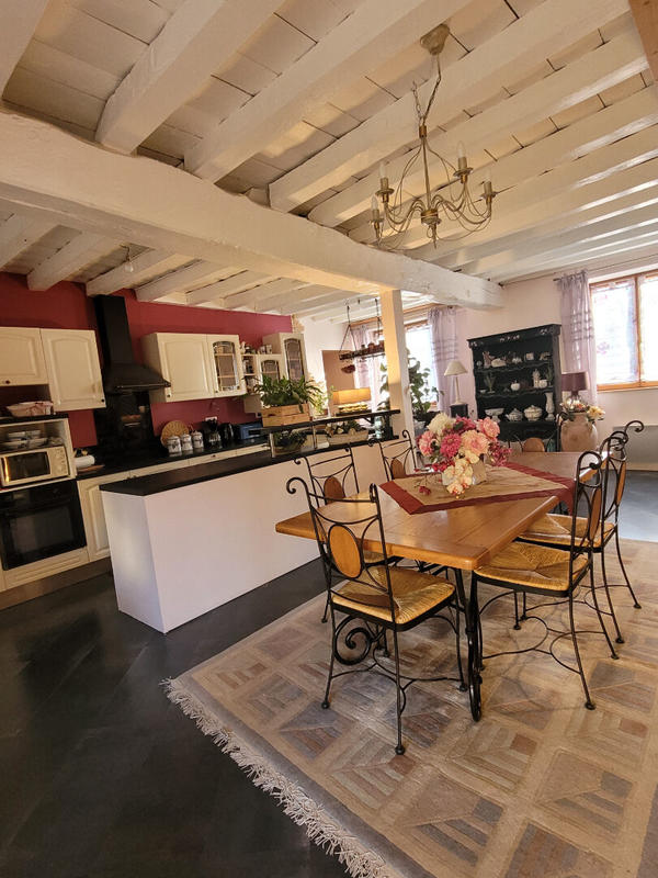 Maison - 237 m² - 10 pièces