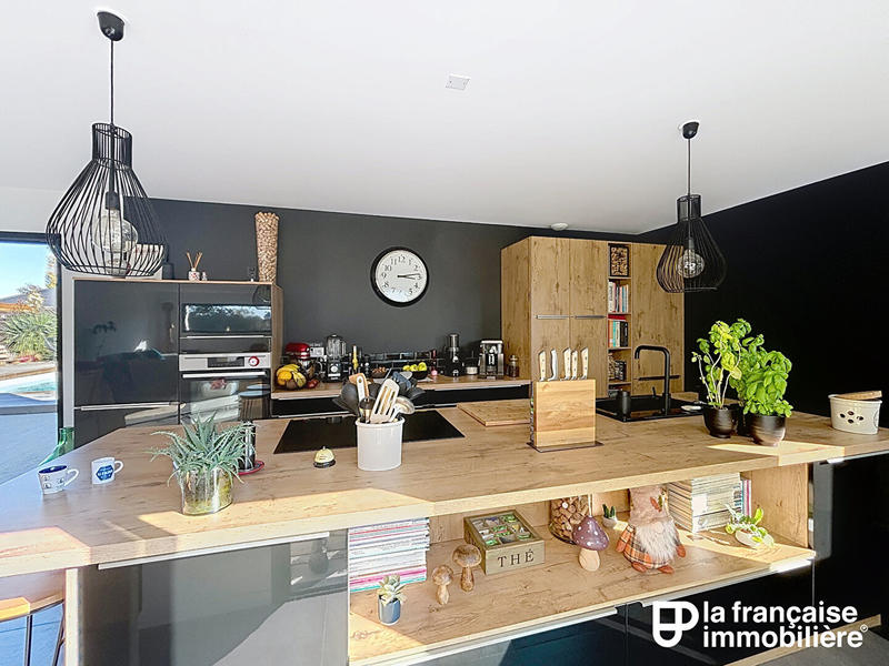 Maison - 185 m² - 6 pièces