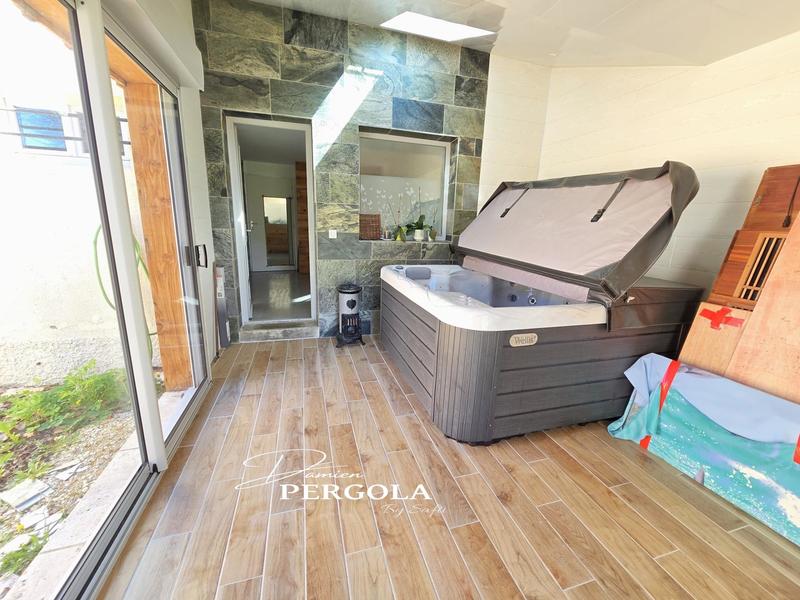 Maison - 265 m² - 11 pièces