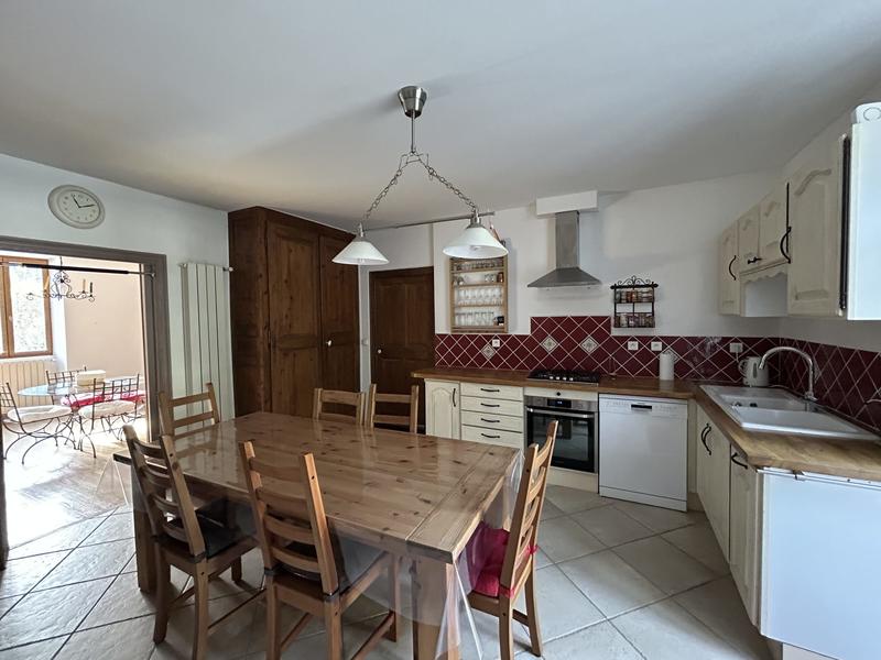 Maison - 306 m² - 13 pièces