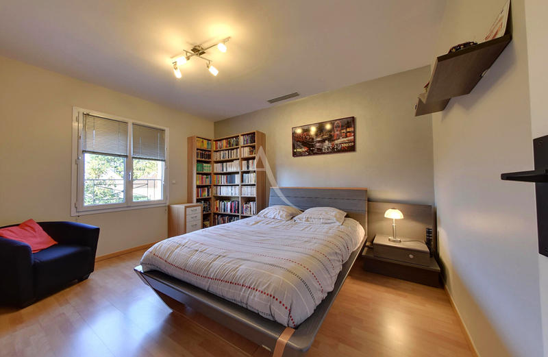 Maison - 190 m² - 8 pièces