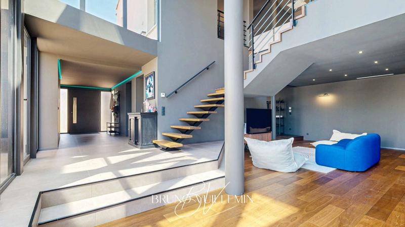 Villa - 389 m² - 11 pièces