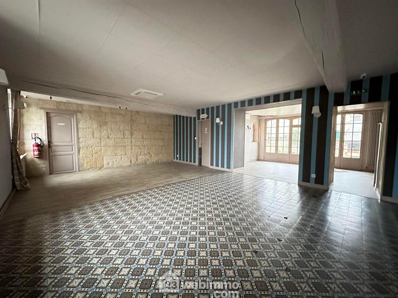 Maison - 205 m² - 7 pièces