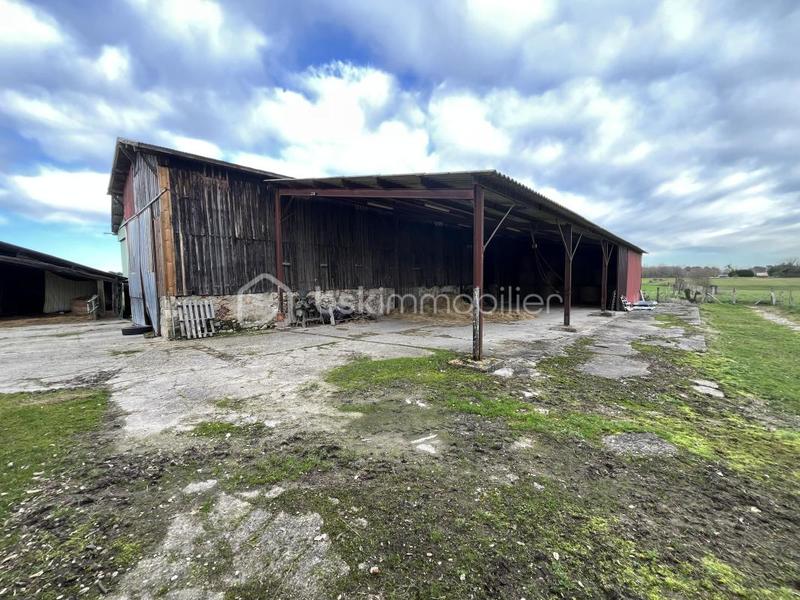 Demeure - 239 m² - 10 pièces