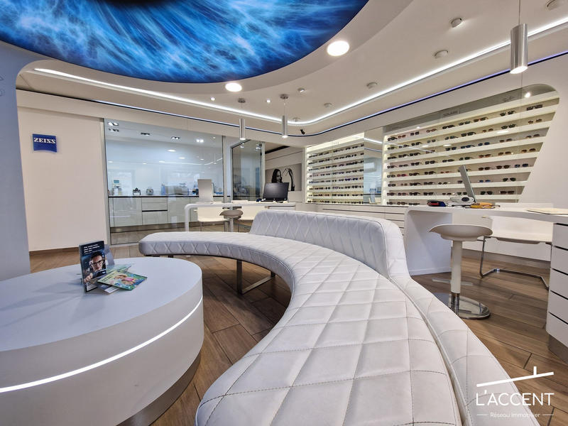 Local commercial - 206 m² - 5 pièces