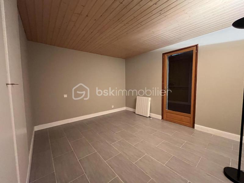 Demeure - 192 m² - 9 pièces