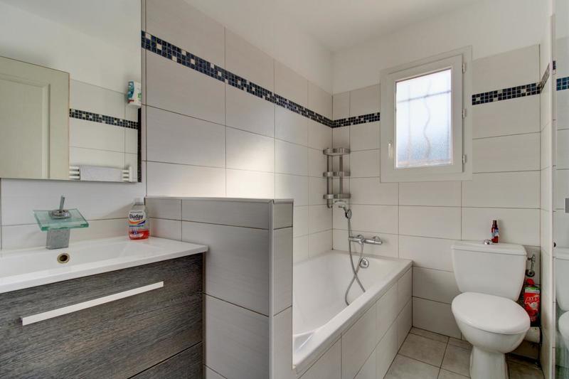 Maison - 104 m² - 5 pièces