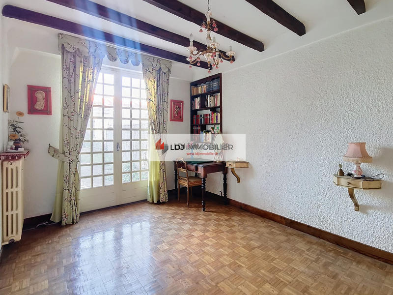 Maison traditionnelle - 175 m² - 7 pièces