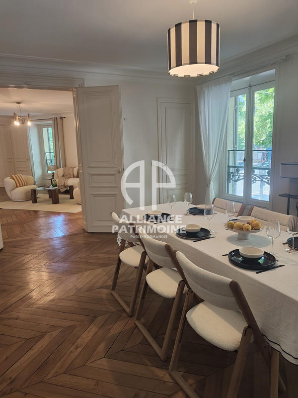 Appartement - 176 m² - 5 pièces