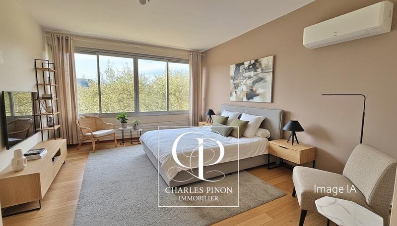 Villa - 258 m² - 8 pièces