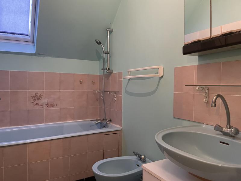 Maison traditionnelle - 137 m² - 6 pièces