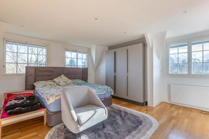 Propriété - 450 m² - 8 pièces