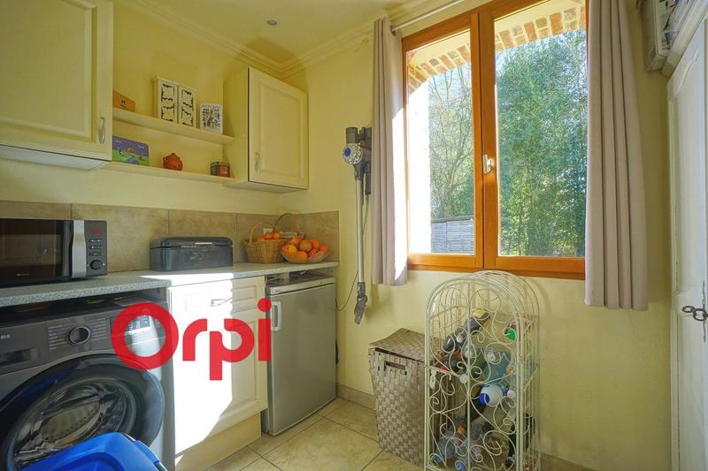 Maison - 252 m² - 9 pièces