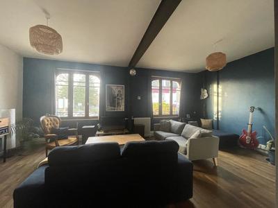 Maison - 148 m² - 8 pièces