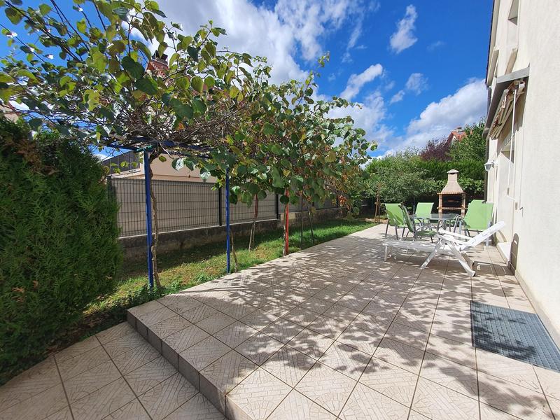 Maison - 258 m² - 6 pièces