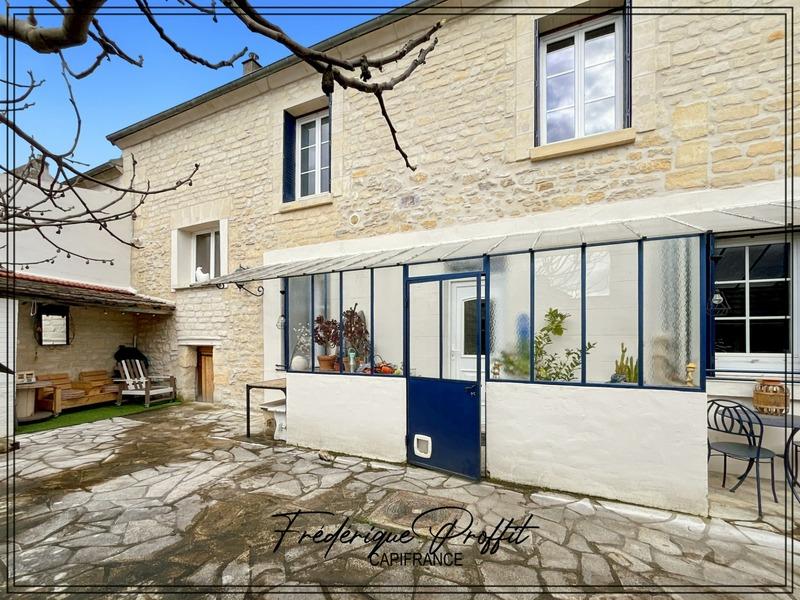 Maison - 121 m² - 5 pièces