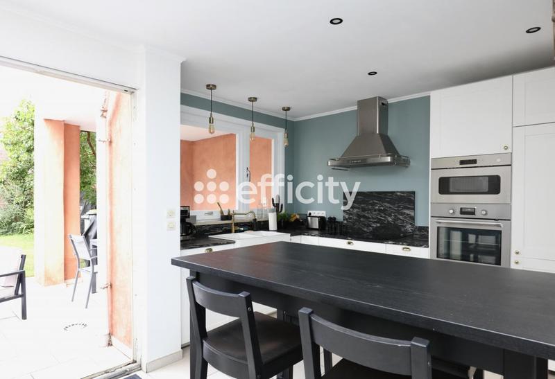 Maison - 159 m² - 6 pièces