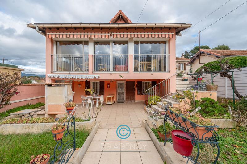 Maison - 105 m² - 4 pièces