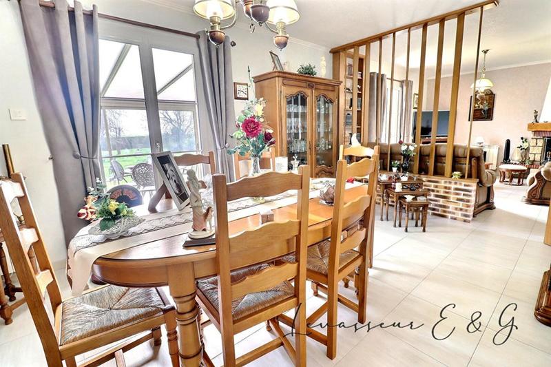 Maison - 100 m² - 6 pièces