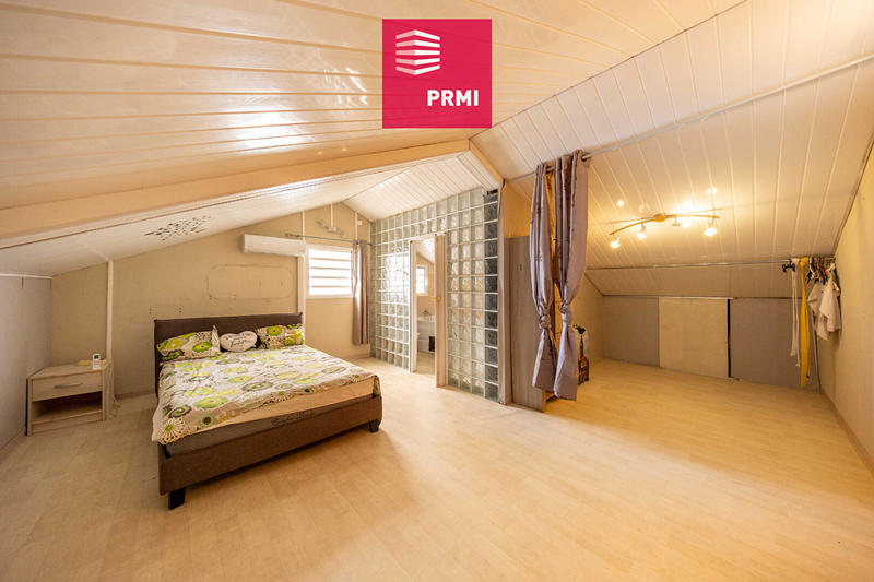 Maison - 218 m² - 8 pièces