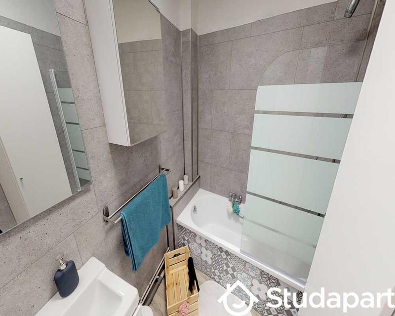 Chambre - 80 m² - 1 pièce