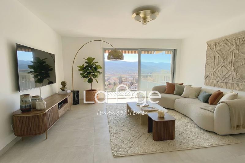 Appartement - 92 m² - 4 pièces