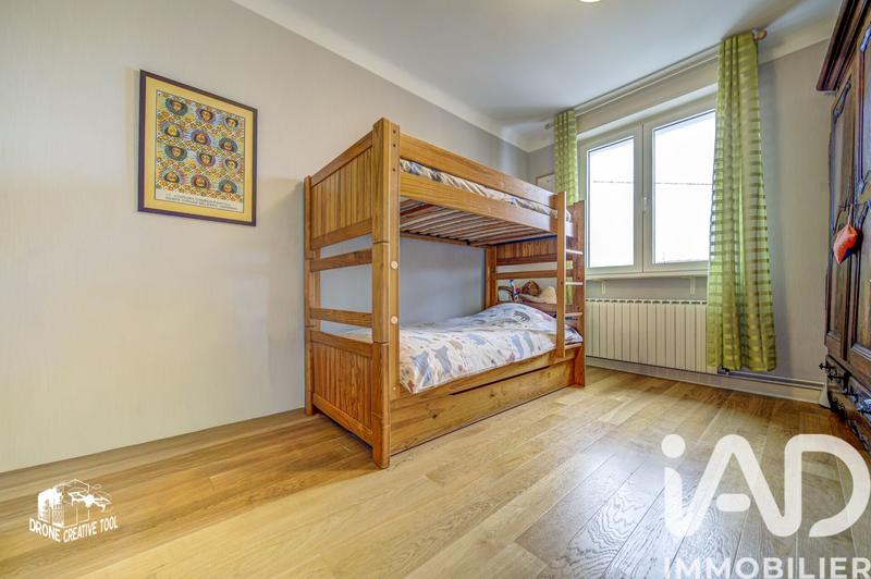 Maison - 212 m² - 9 pièces